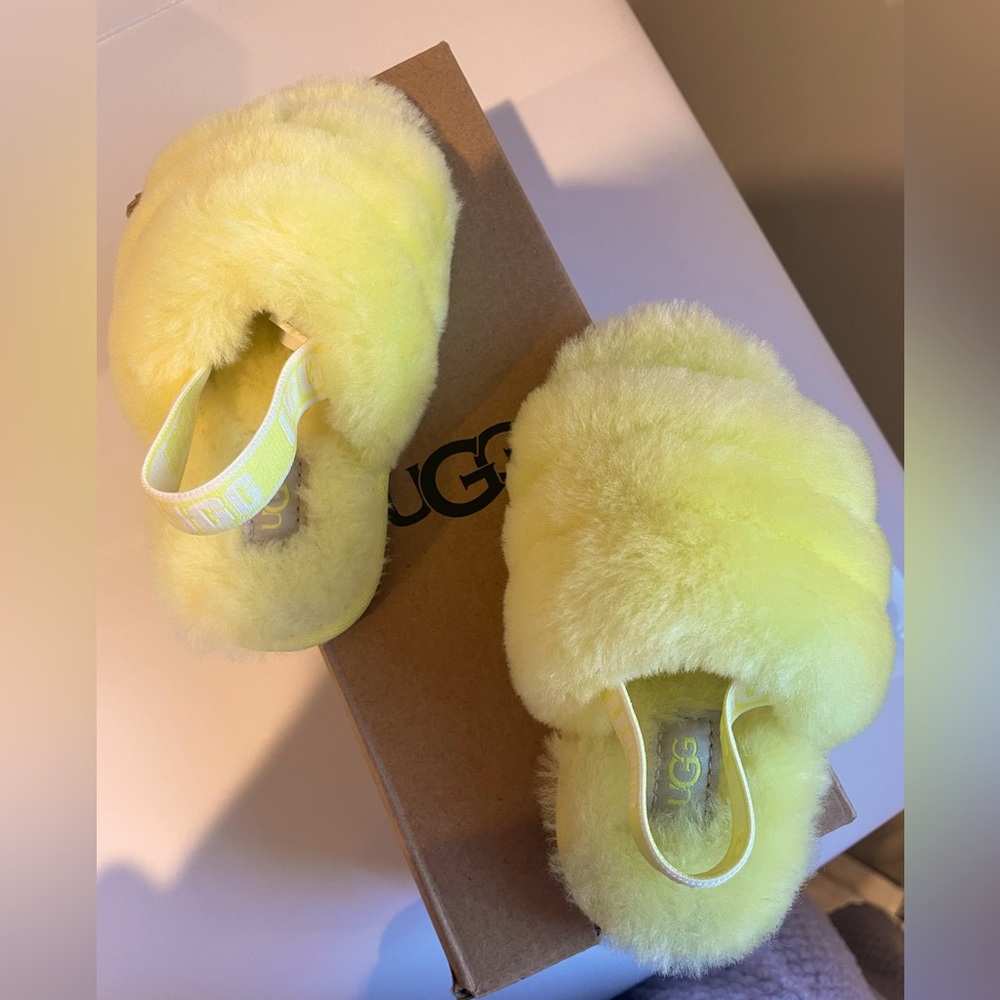 Toddler Fluffy Ugg slippers US size 8